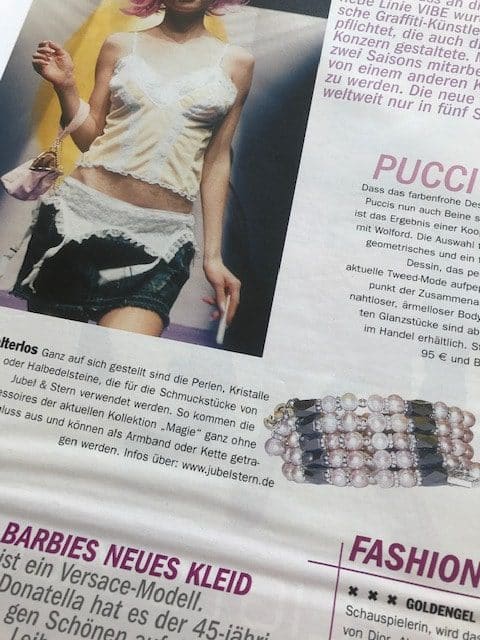 Armband in Modezeitschrift